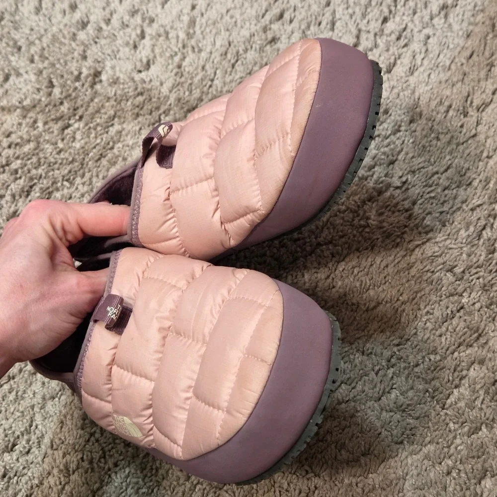 The North Face Thermoball Traction Mule II Slippers Kids Size 4 Pink Purple